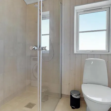 別荘 Nice In With 4 Bedrooms, Sauna And Wifi