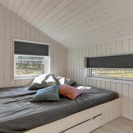 別荘 Nice In With 4 Bedrooms, Sauna And Wifi