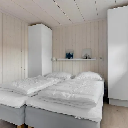 Nice In With 4 Bedrooms, Sauna And Wifi 別荘